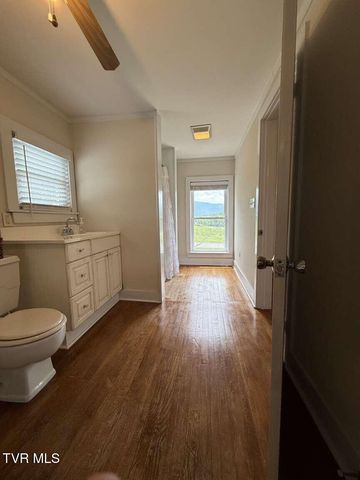 4463 Weaver Pike, Bluff City, TN 37618