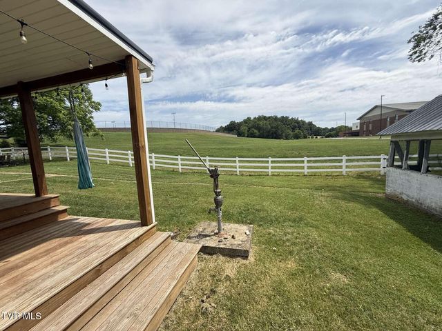 4463 Weaver Pike, Bluff City, TN 37618