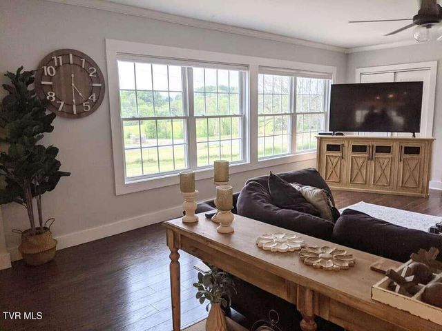 4463 Weaver Pike, Bluff City, TN 37618