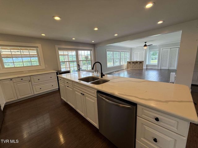4463 Weaver Pike, Bluff City, TN 37618