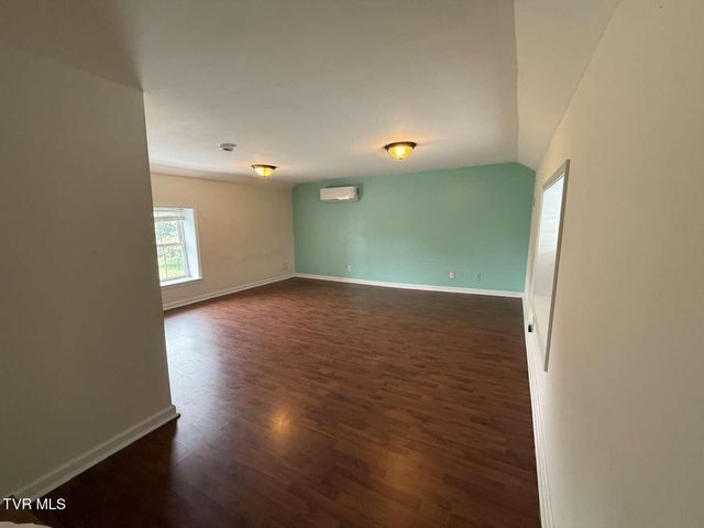 4463 Weaver Pike, Bluff City, TN 37618