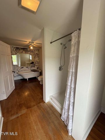 4463 Weaver Pike, Bluff City, TN 37618