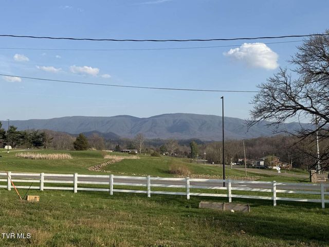 4463 Weaver Pike, Bluff City, TN 37618