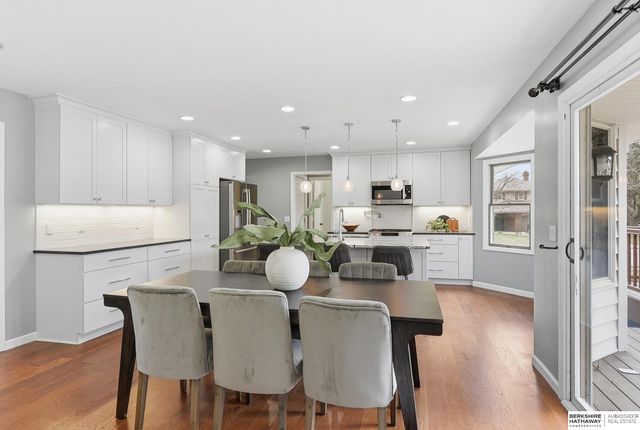 21201 Brentwood Road, Elkhorn, NE 68022