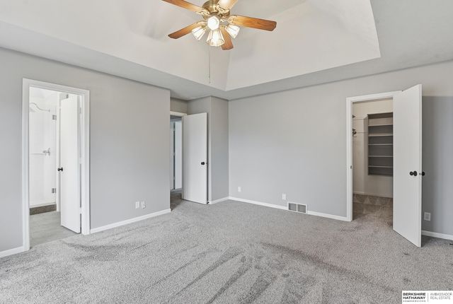 21201 Brentwood Road, Elkhorn, NE 68022