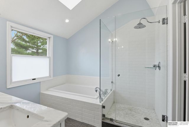 21201 Brentwood Road, Elkhorn, NE 68022