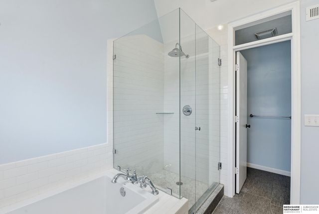 21201 Brentwood Road, Elkhorn, NE 68022