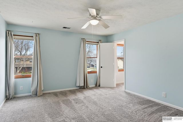 21201 Brentwood Road, Elkhorn, NE 68022