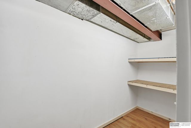 21201 Brentwood Road, Elkhorn, NE 68022