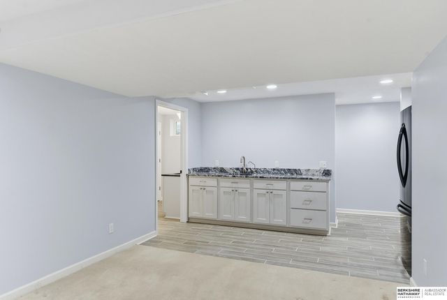 21201 Brentwood Road, Elkhorn, NE 68022