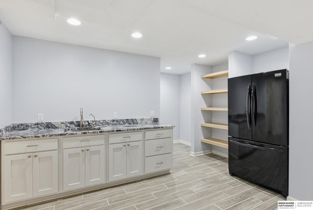 21201 Brentwood Road, Elkhorn, NE 68022