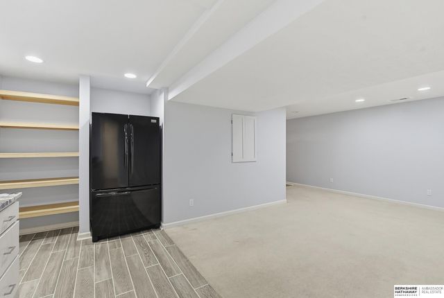 21201 Brentwood Road, Elkhorn, NE 68022