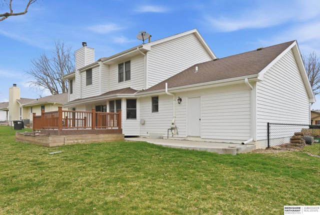 21201 Brentwood Road, Elkhorn, NE 68022