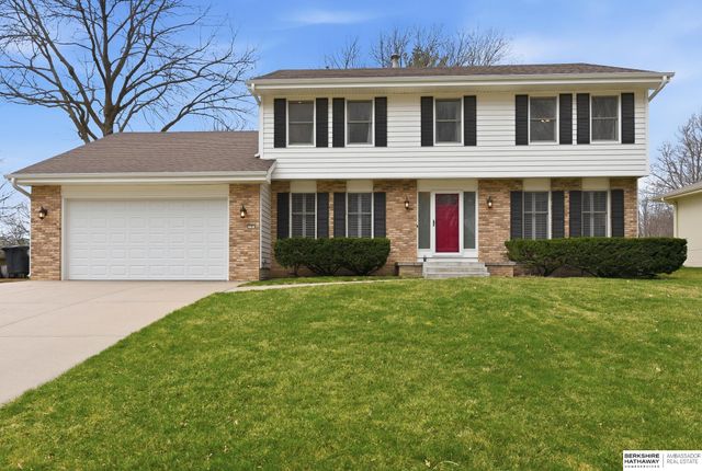 21201 Brentwood Road, Elkhorn, NE 68022