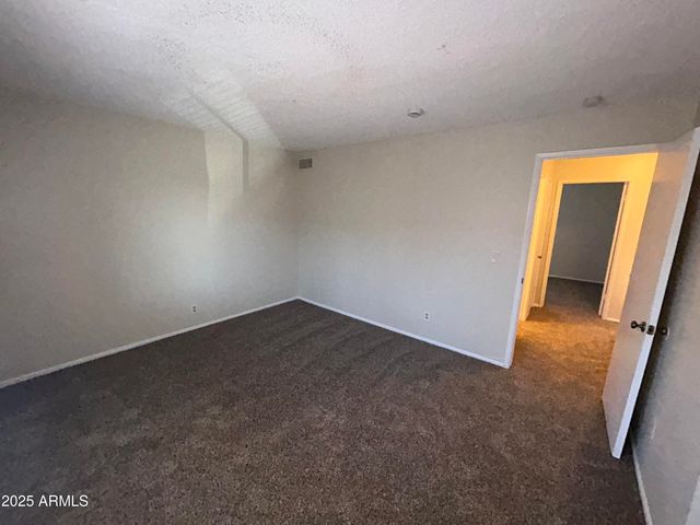 6104 W TOWNLEY Avenue, Glendale, AZ 85302