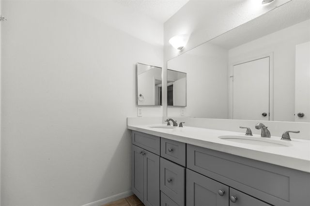 12550 Whittington Drive 704, Houston, TX 77077