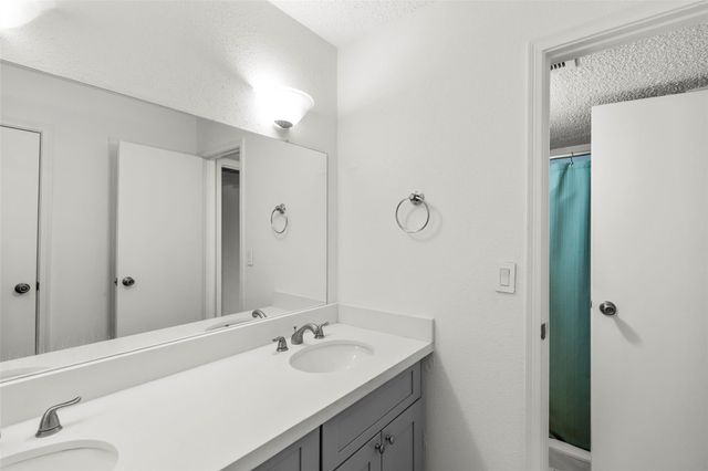 12550 Whittington Drive 704, Houston, TX 77077