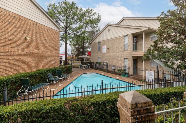 12550 Whittington Drive 704, Houston, TX 77077