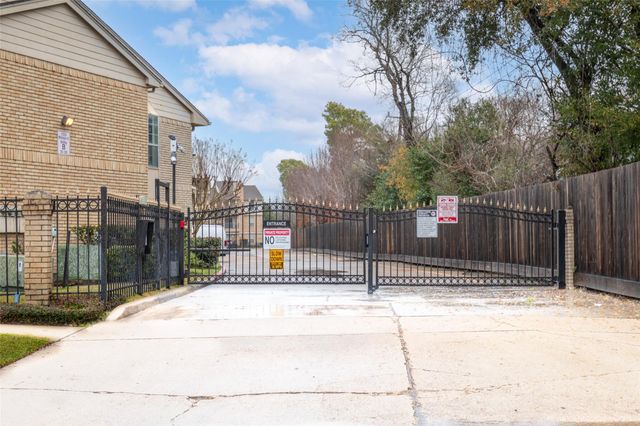 12550 Whittington Drive 704, Houston, TX 77077