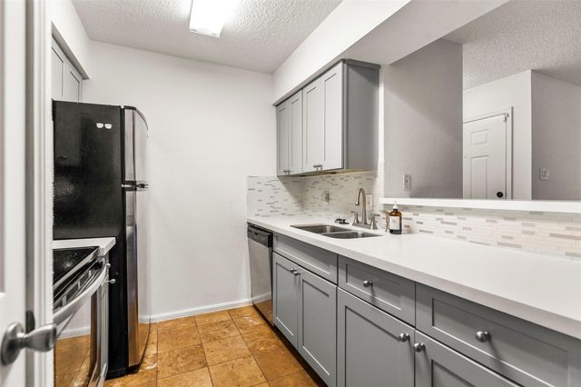 12550 Whittington Drive 704, Houston, TX 77077