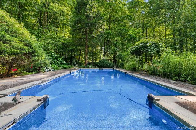 69 Montrose Station Road, Montrose, NY 10548