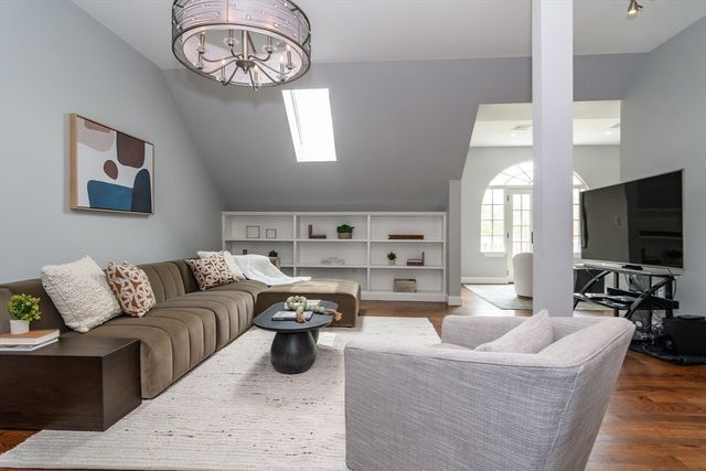 1098 Webster Street, Needham, MA 02492