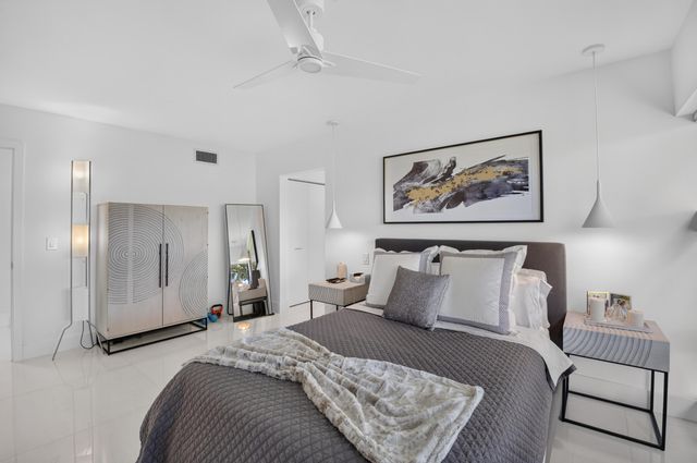 7809 Lakeside Boulevard G205, Boca Raton, FL 33434
