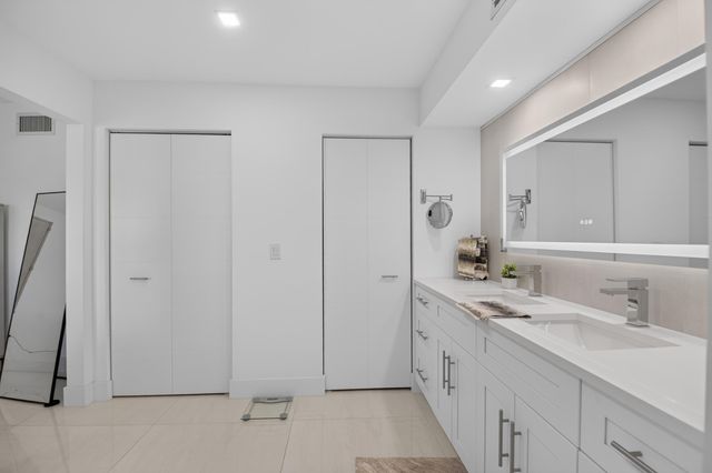 7809 Lakeside Boulevard G205, Boca Raton, FL 33434
