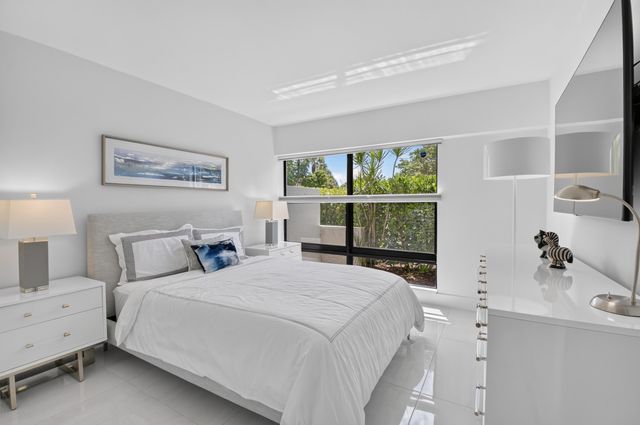 7809 Lakeside Boulevard G205, Boca Raton, FL 33434