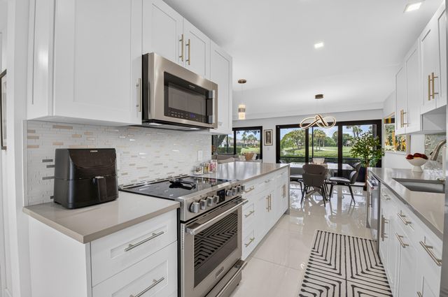 7809 Lakeside Boulevard G205, Boca Raton, FL 33434