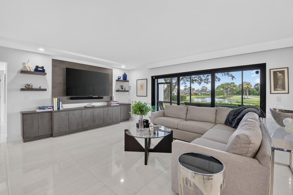 7809 Lakeside Boulevard G205, Boca Raton, FL 33434