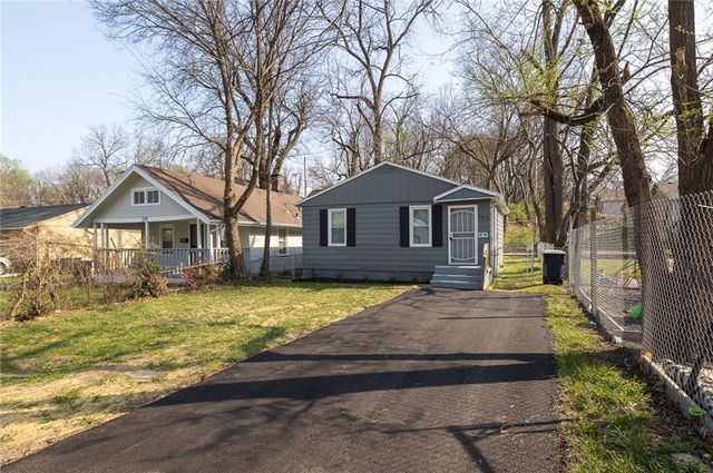 3309 E 69th Street, Kansas City, MO 64132