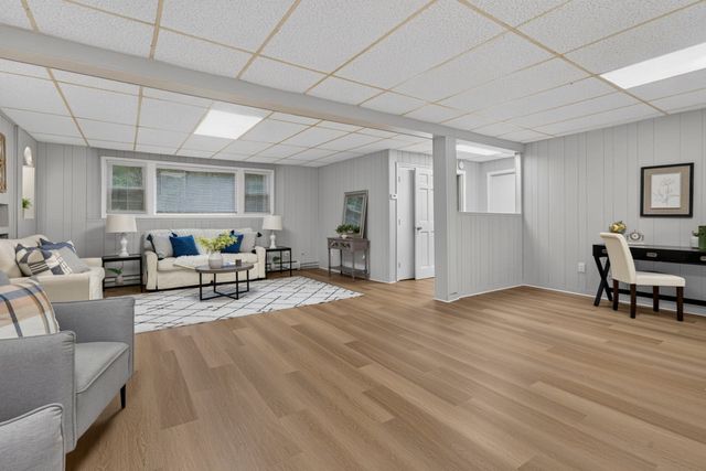 8 Allen Rd, Easton, MA 02356