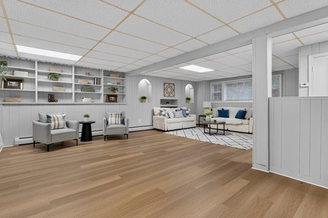 8 Allen Rd, Easton, MA 02356