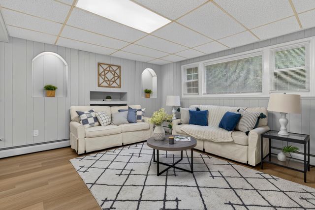 8 Allen Rd, Easton, MA 02356