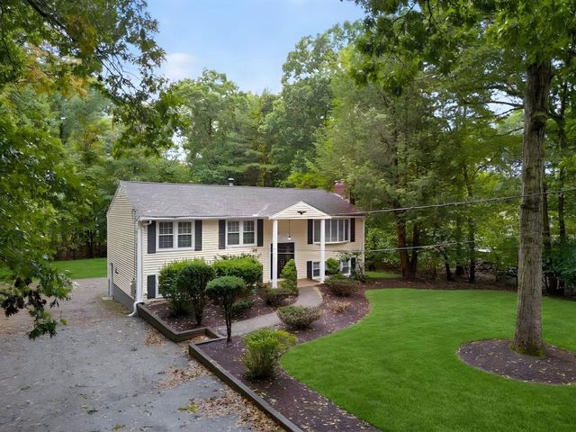 8 Allen Rd, Easton, MA 02356