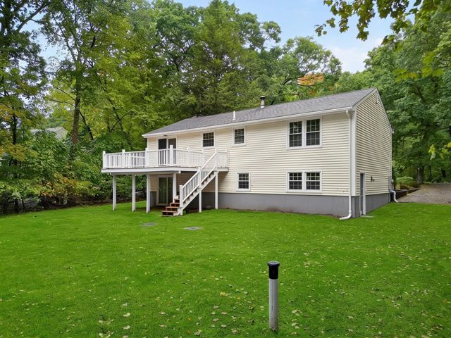 8 Allen Rd, Easton, MA 02356