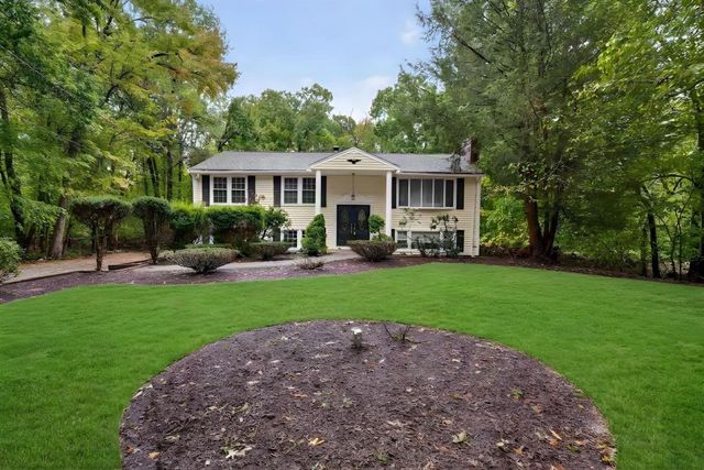 8 Allen Rd, Easton, MA 02356
