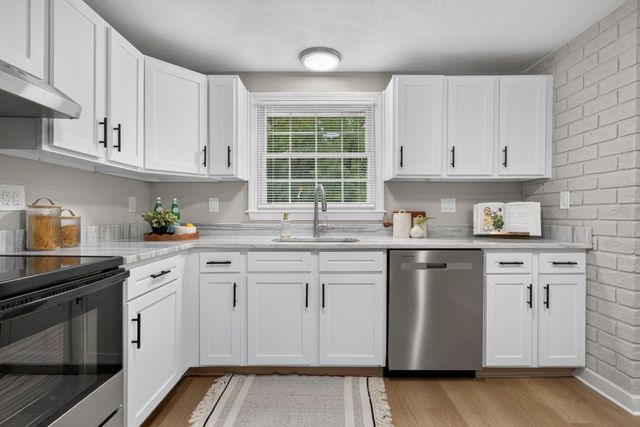 8 Allen Rd, Easton, MA 02356