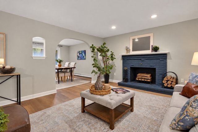 8 Allen Rd, Easton, MA 02356