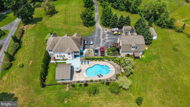 137 LAKEVIEW RD, Bernville, PA 19506