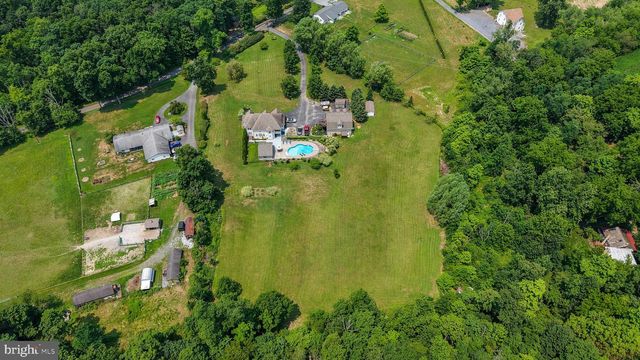 137 LAKEVIEW RD, Bernville, PA 19506