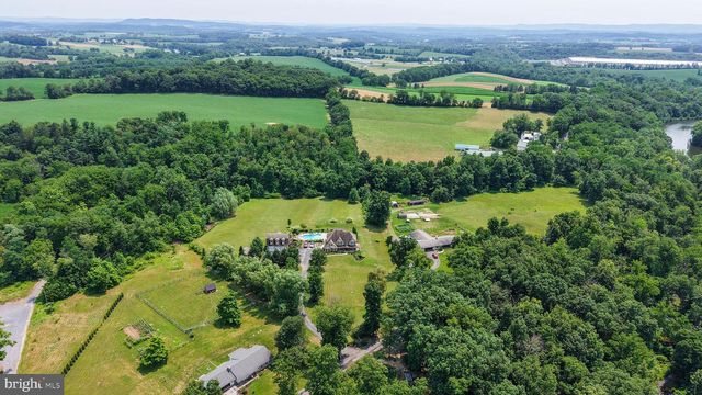 137 LAKEVIEW RD, Bernville, PA 19506