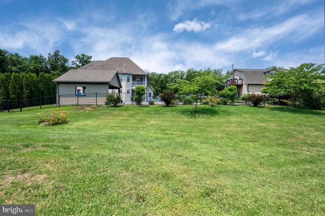 137 LAKEVIEW RD, Bernville, PA 19506