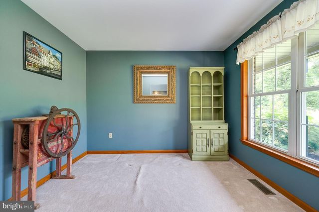 137 LAKEVIEW RD, Bernville, PA 19506