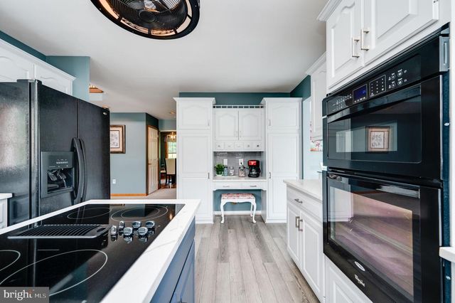137 LAKEVIEW RD, Bernville, PA 19506