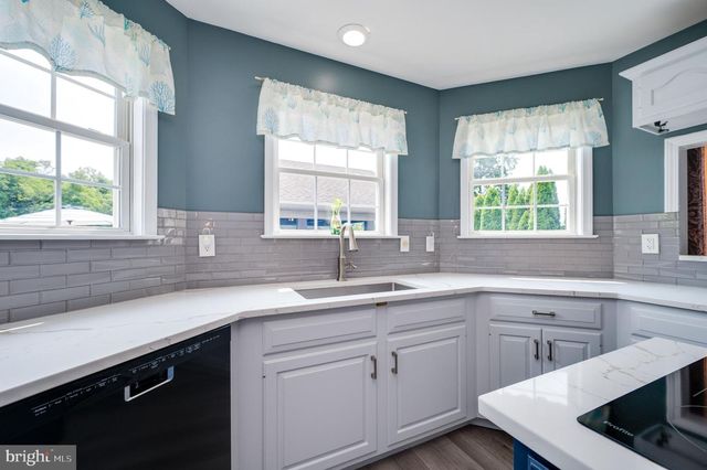 137 LAKEVIEW RD, Bernville, PA 19506