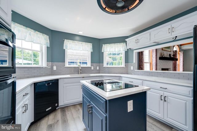 137 LAKEVIEW RD, Bernville, PA 19506