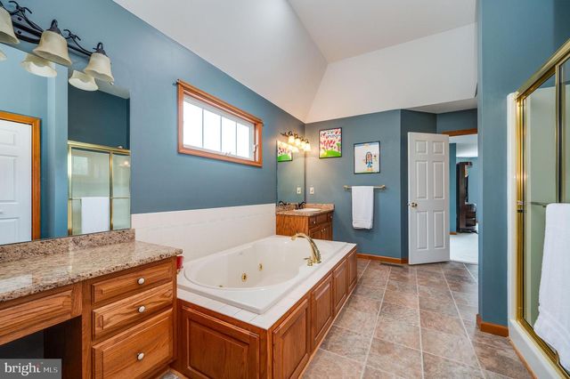 137 LAKEVIEW RD, Bernville, PA 19506