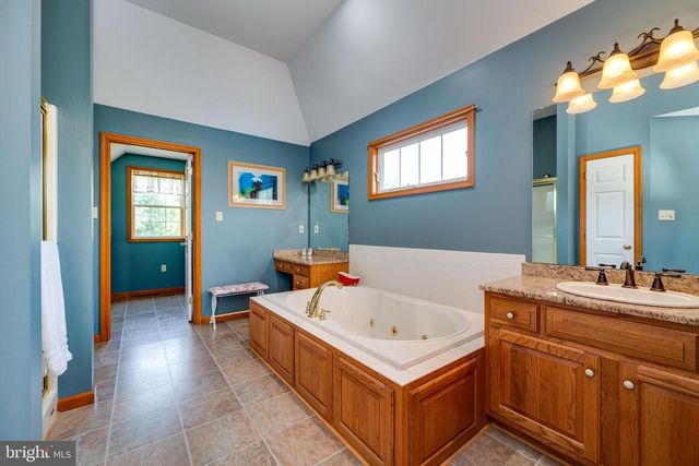 137 LAKEVIEW RD, Bernville, PA 19506